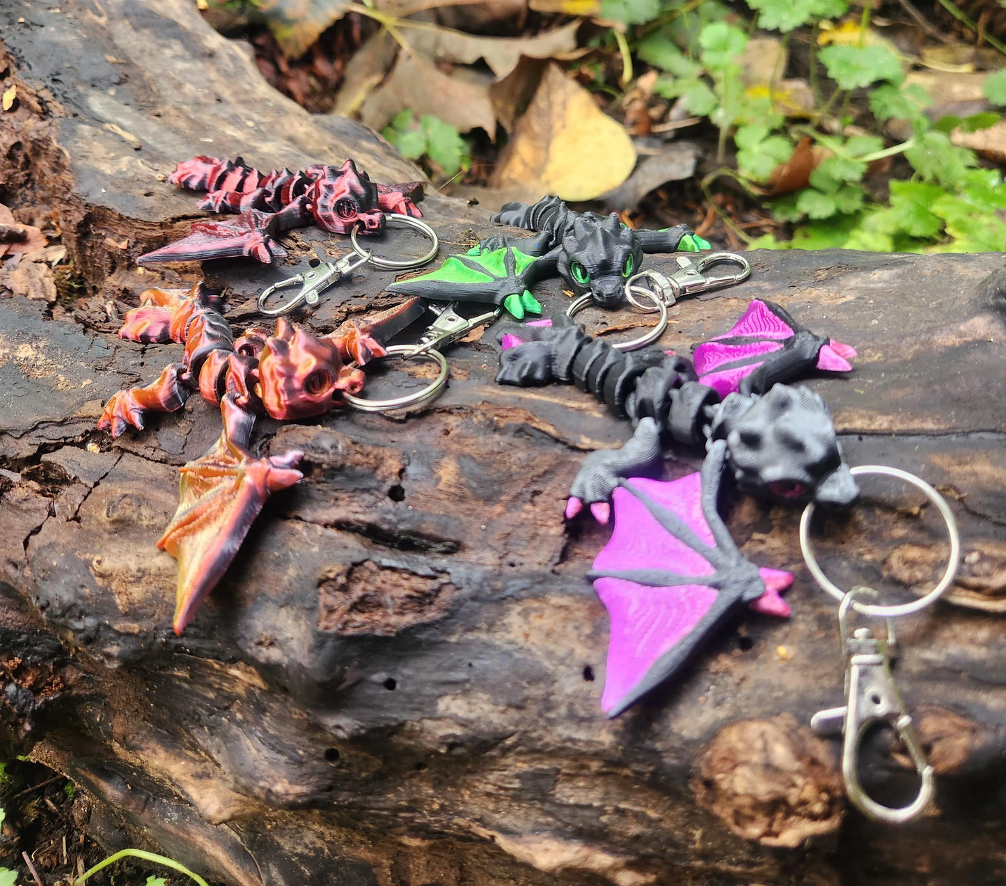 Adorable Wyvern Keychain, Unique 3D Articulated Trinket| Enchanting Dragon Keychain - Great accessory for handbags and backpacks.